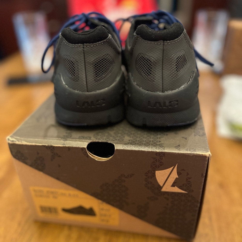 Running shoes - Picture 4 of 4